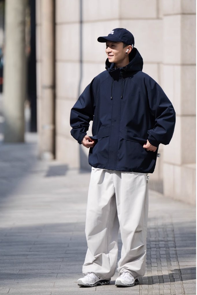 WINDPROOF WATERPROOF HOODED PERFORATED JACKET B57432
