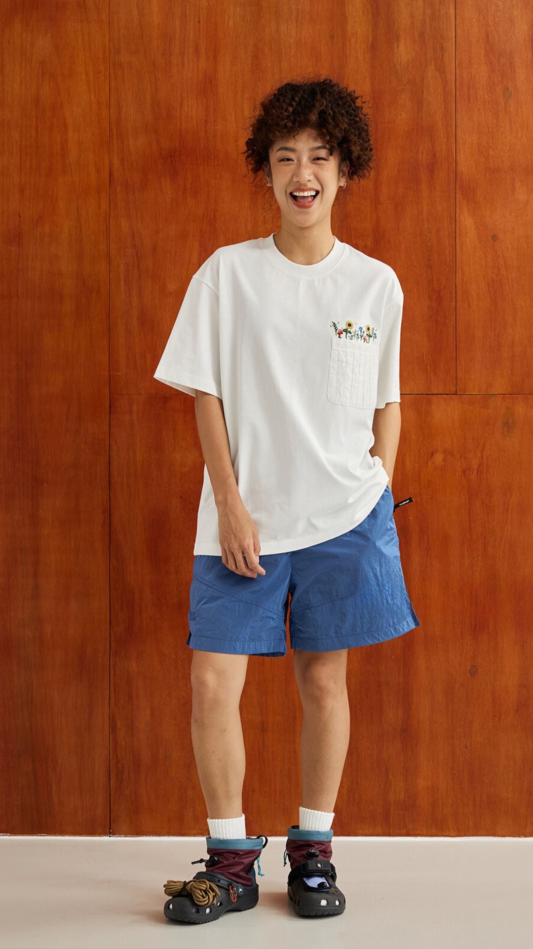 SHORT SLEEVES WITH EMBROIDERY AND POCKETS N65684