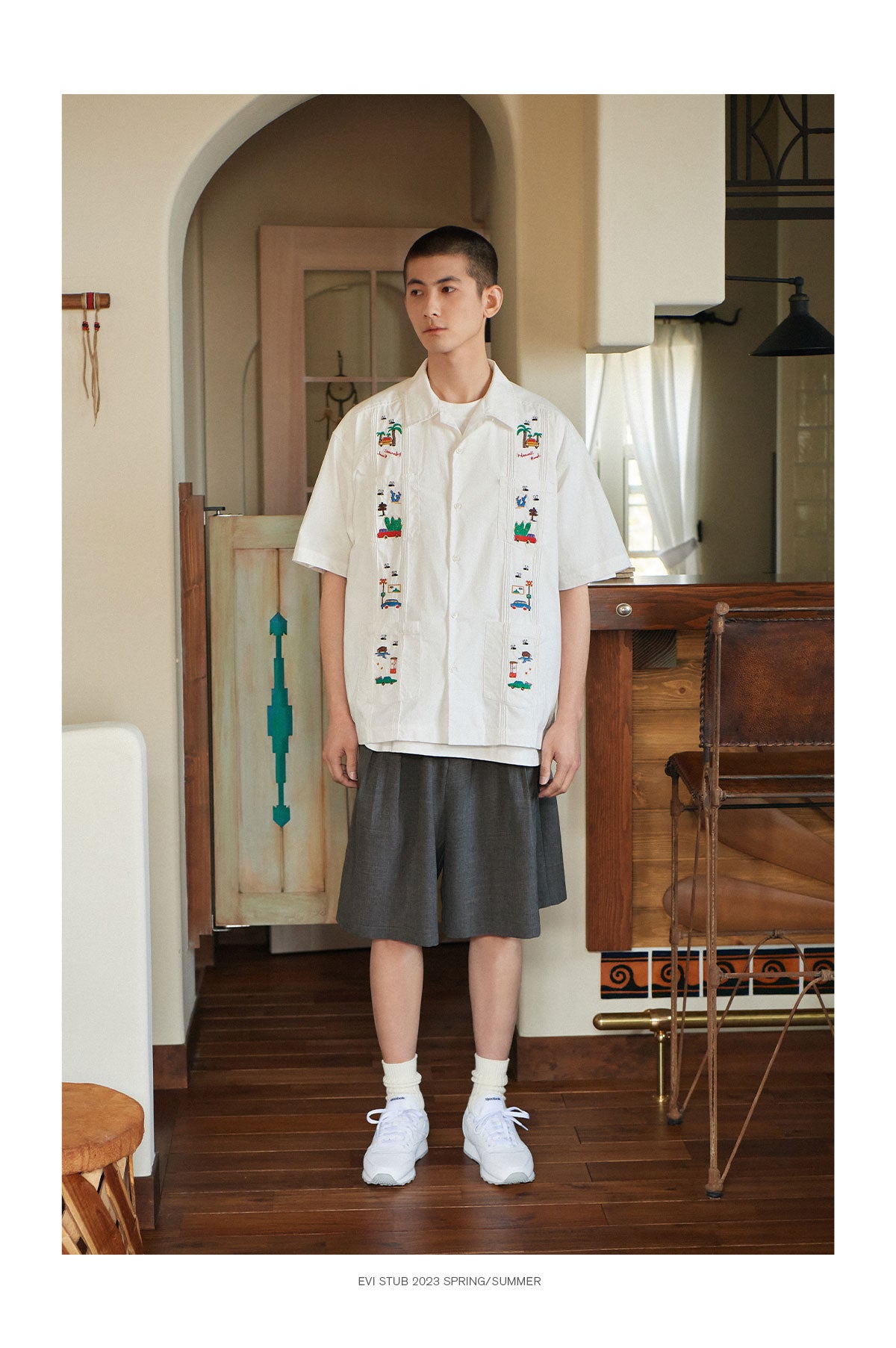 HAWAIIAN SHORT SLEEVE WHITE MODIFIED CUBAN SHIRT E74000