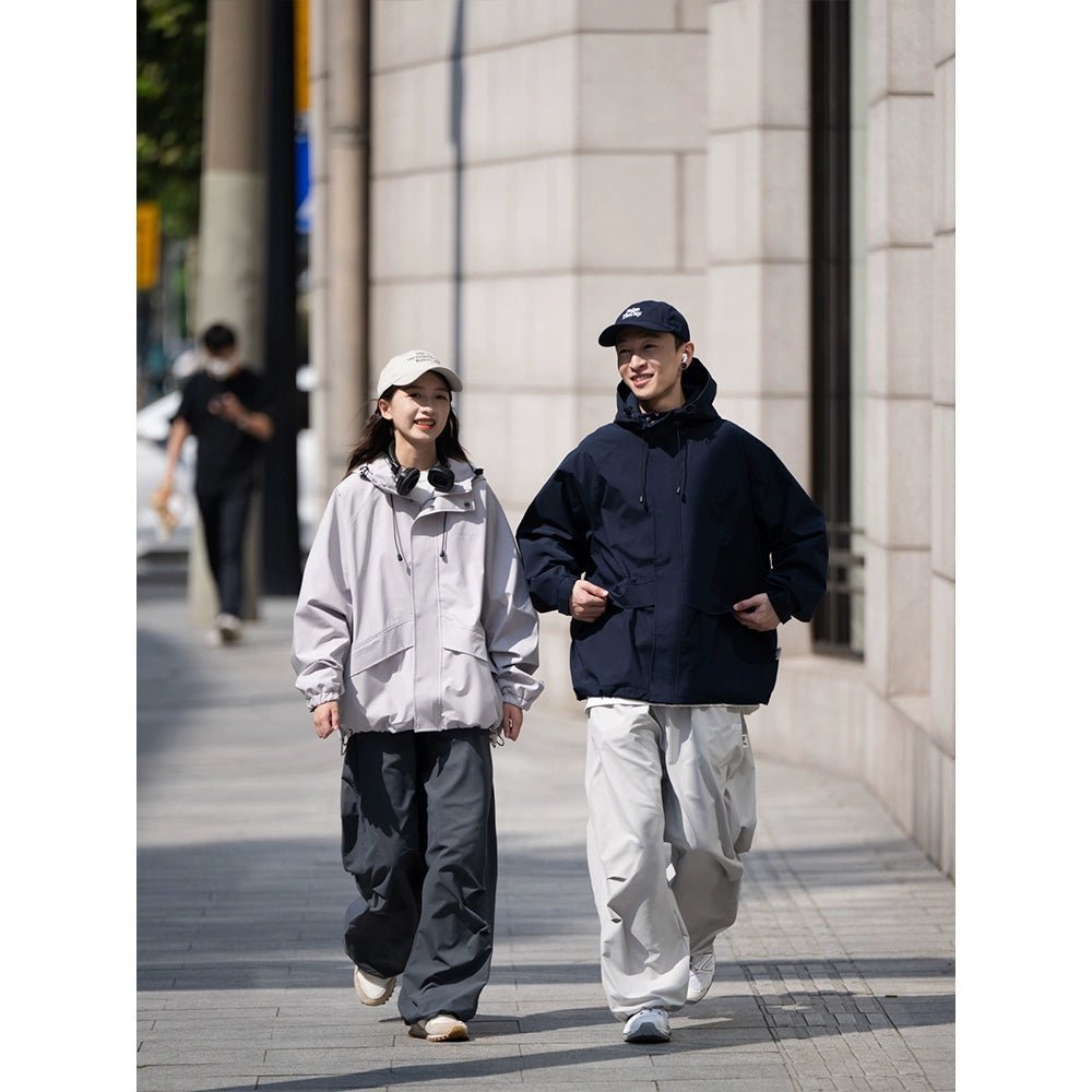 WINDPROOF WATERPROOF HOODED PERFORATED JACKET B57432