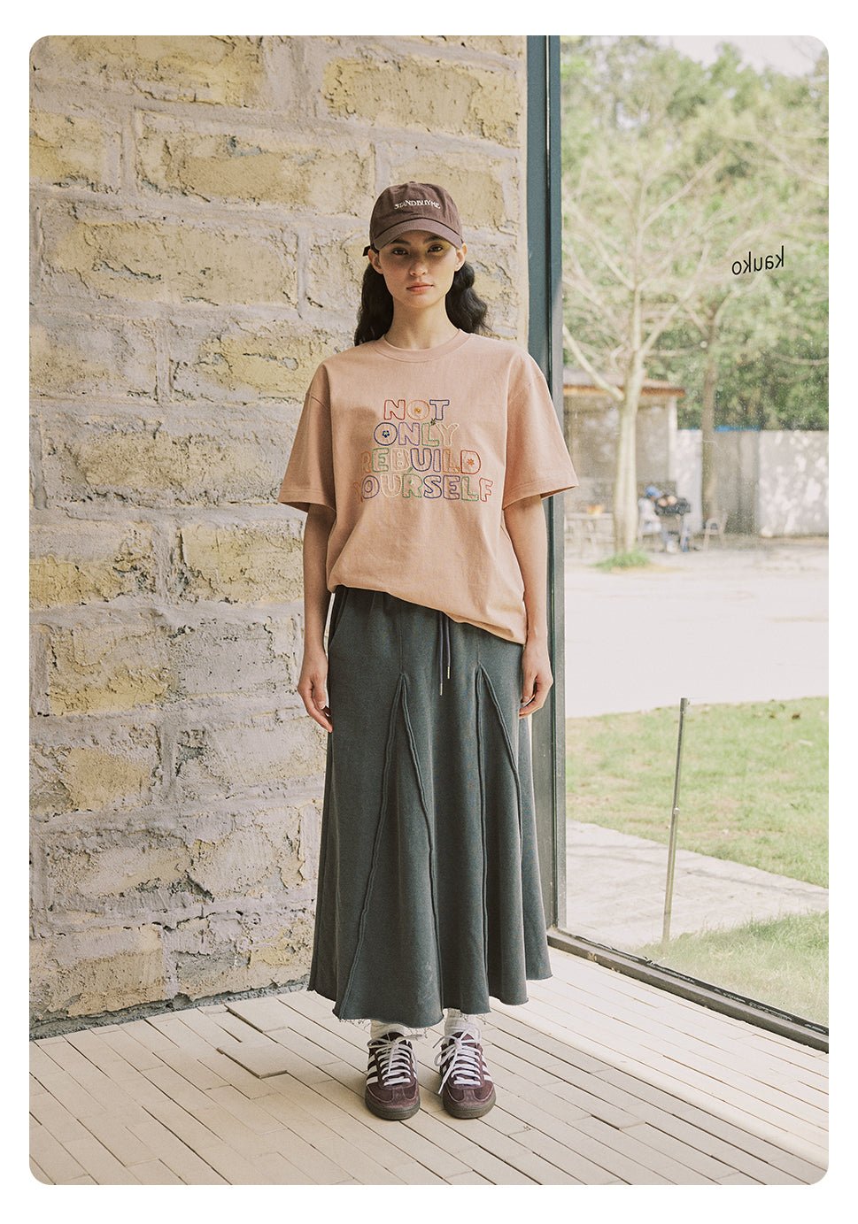 手刺繍コットンクルーネック半袖Tシャツ N051415