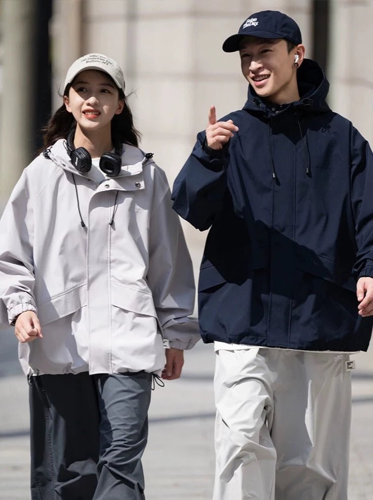 WINDPROOF WATERPROOF HOODED PERFORATED JACKET B57432