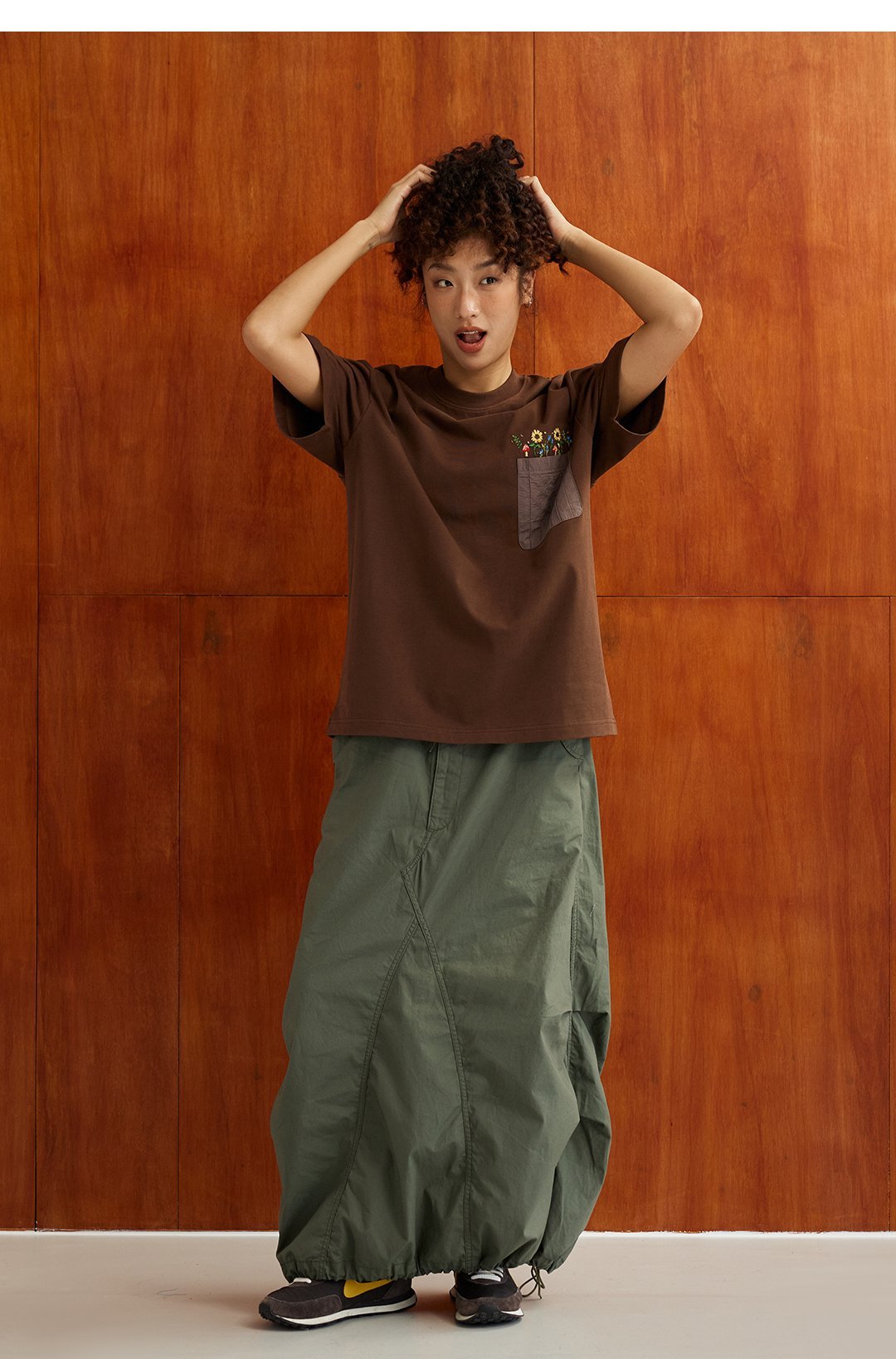 SHORT SLEEVES WITH EMBROIDERY AND POCKETS N65684