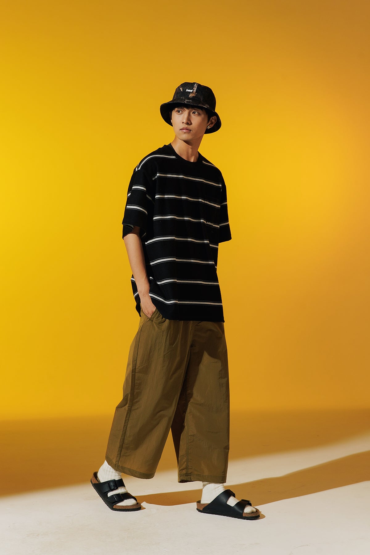 STRAIGHT SILHOUETTE 9/10 LENGTH PANTS D85554