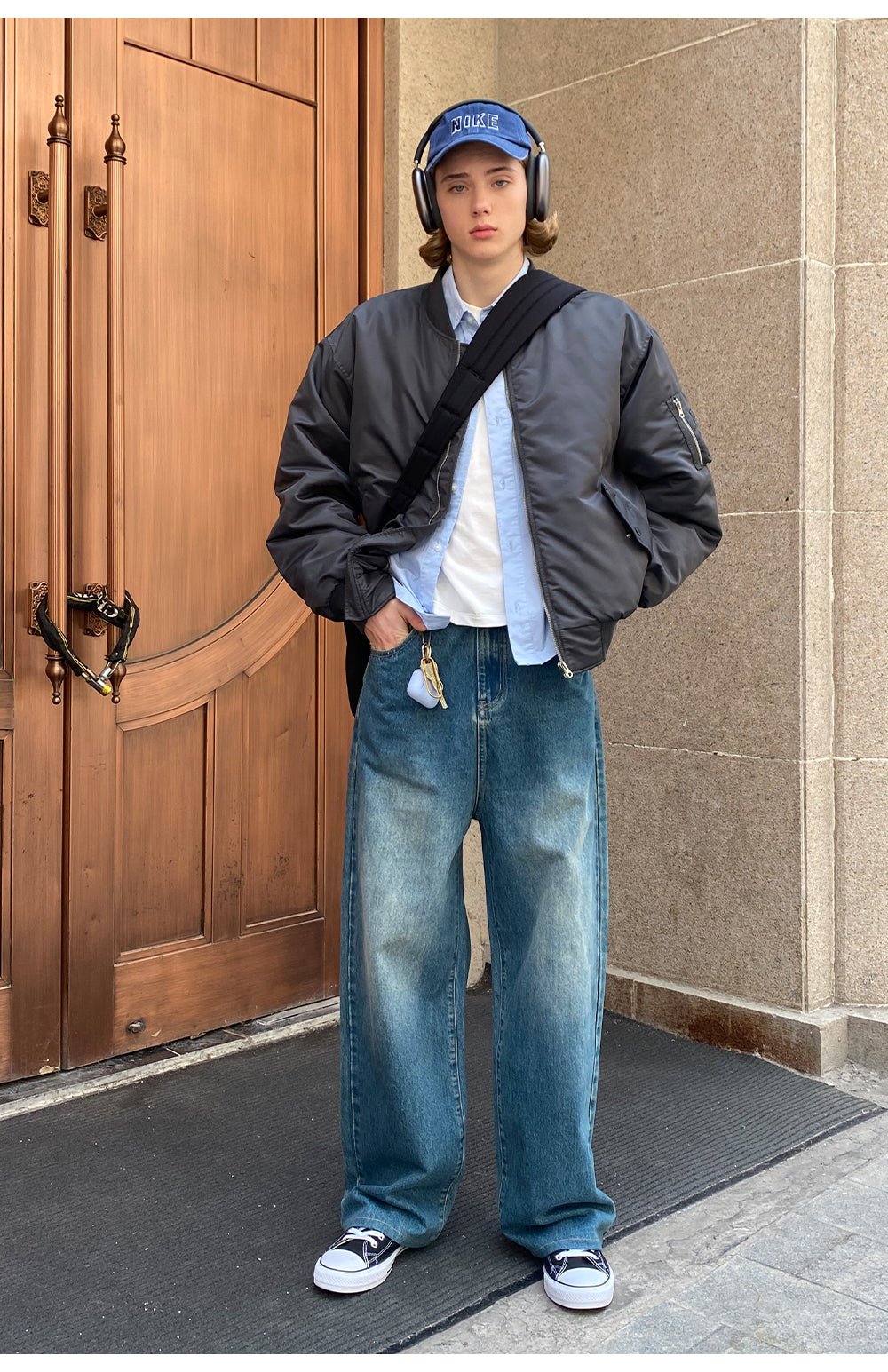 BLUE WASH STRAIGHT LEG WIDE JEANS C92211