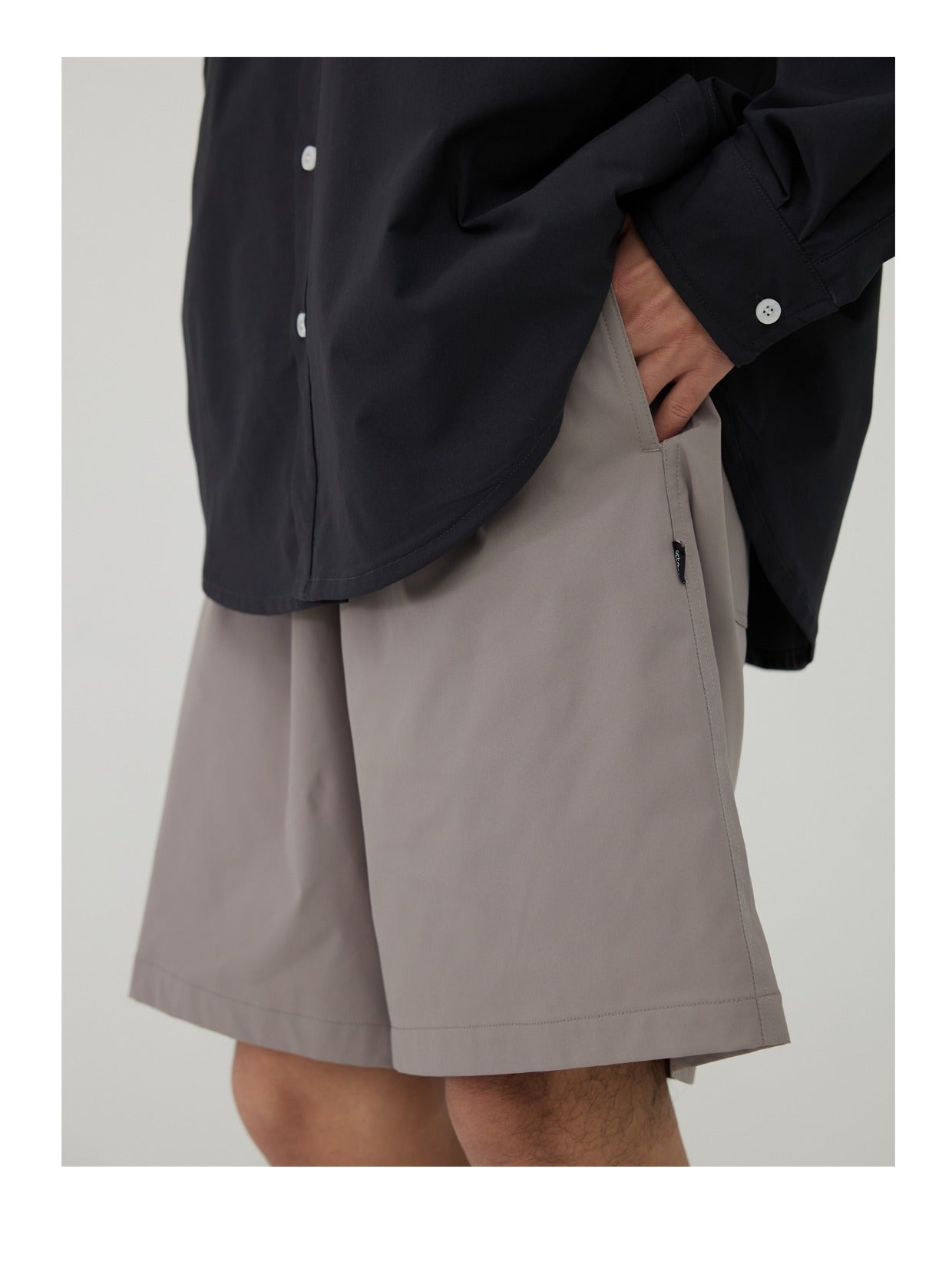 LOOSE ZIPPER SHORTS O56888