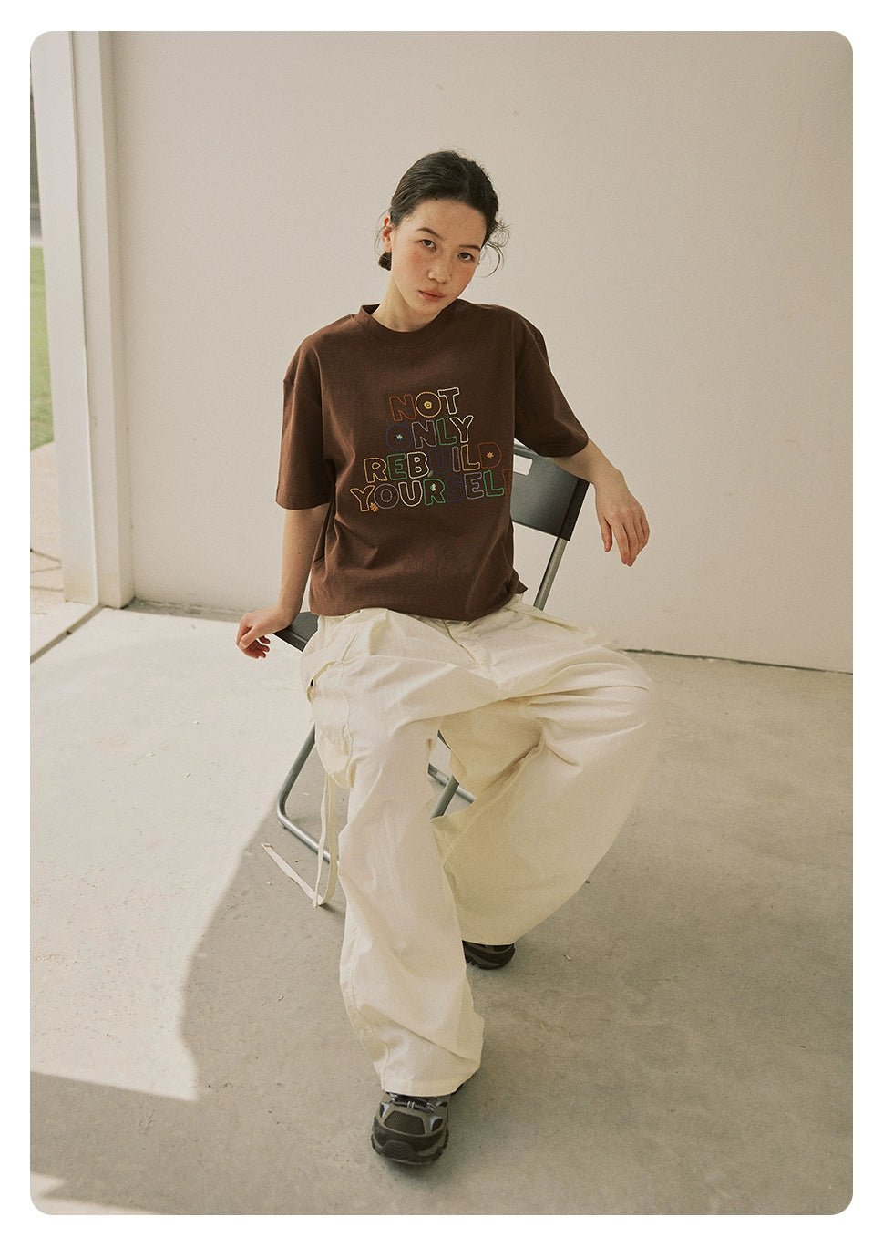 手刺繍コットンクルーネック半袖Tシャツ N051415