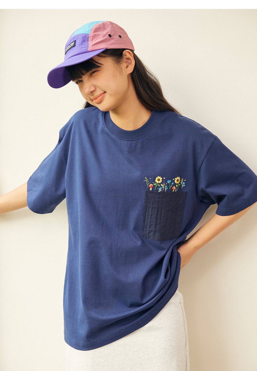 SHORT SLEEVES WITH EMBROIDERY AND POCKETS N65684