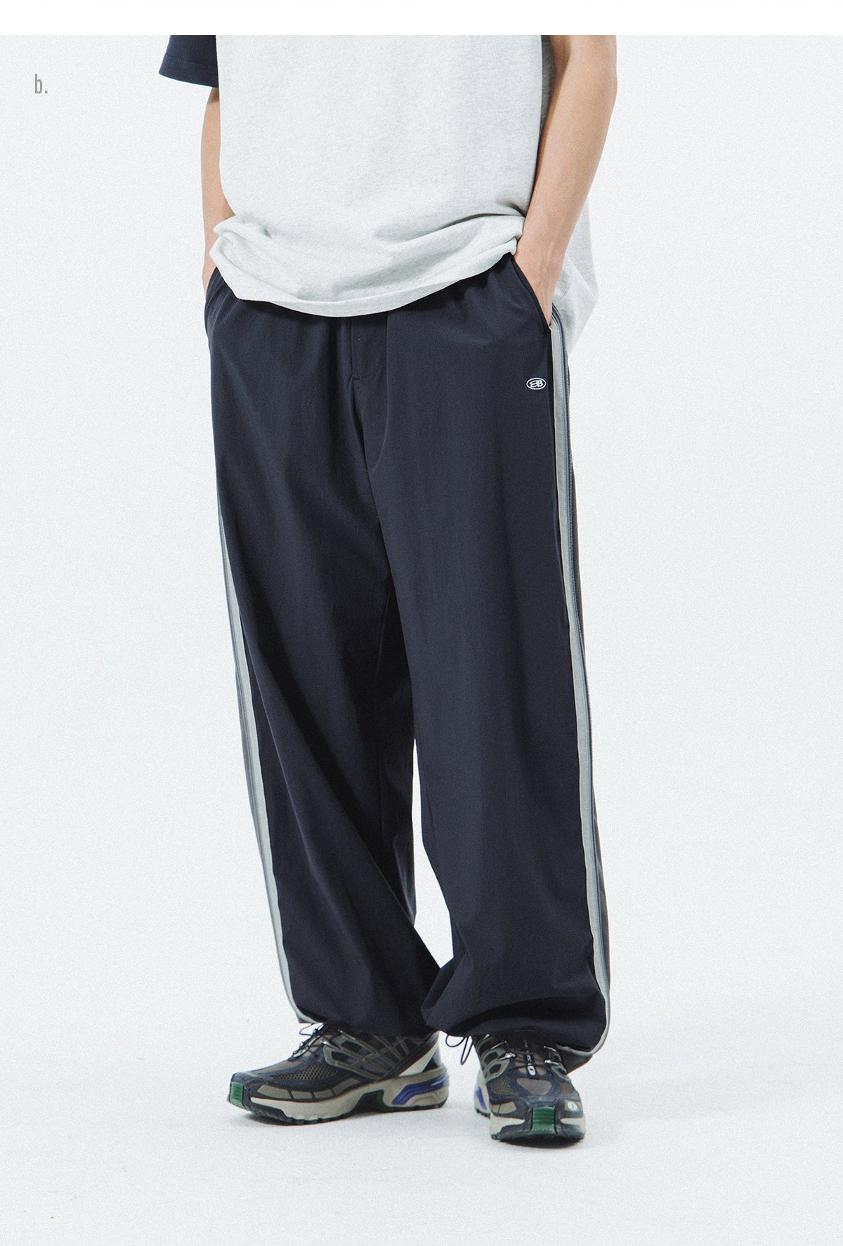 SPORTS STRAIGHT CASUAL PANTS N47976